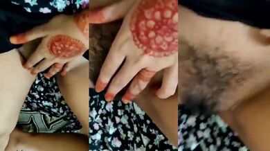 Desi ladki exposing hairy black chut video
